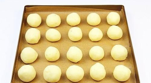 最爱|土豆别再炒土豆丝了,这种做法才是孩子最爱的,一口一个酥脆鲜美