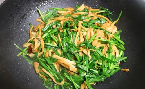  杏鲍菇|韭菜和它是绝配，大火一炒就出锅，鲜美好滋味，要试试