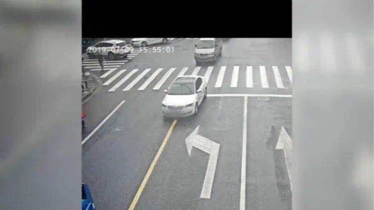 罚款|杨浦警方查获一名交通违法大户：48起未处理，记65分、罚款5500元！