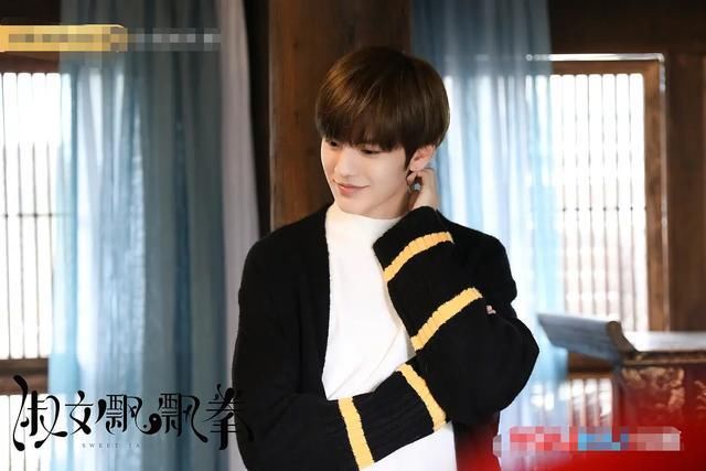  下滑|《漂亮书生》首播口碑扑街，宋威龙颜值下滑像路人，彻底沦为鞠婧祎陪衬？