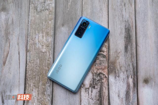 出色|iQOO 5 综合体验:强劲性能之外,其他方面同样出色