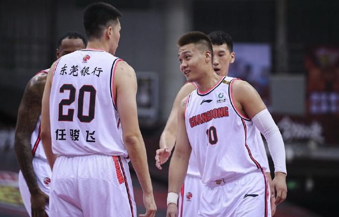  易建联|CBA半决赛G1广东VS首钢4大看点，易建联缺阵能否成为比赛胜负手？