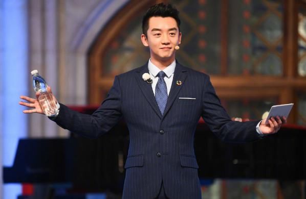  王祖|郑恺做客王祖蓝家，勾起大家6年前回忆，李亚男洋溢幸福的笑容