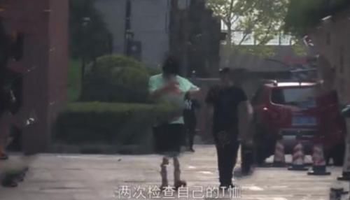 表情|沈腾夜会美女登热搜榜首,杨超越无辜躺枪:大哭表情“抢镜”