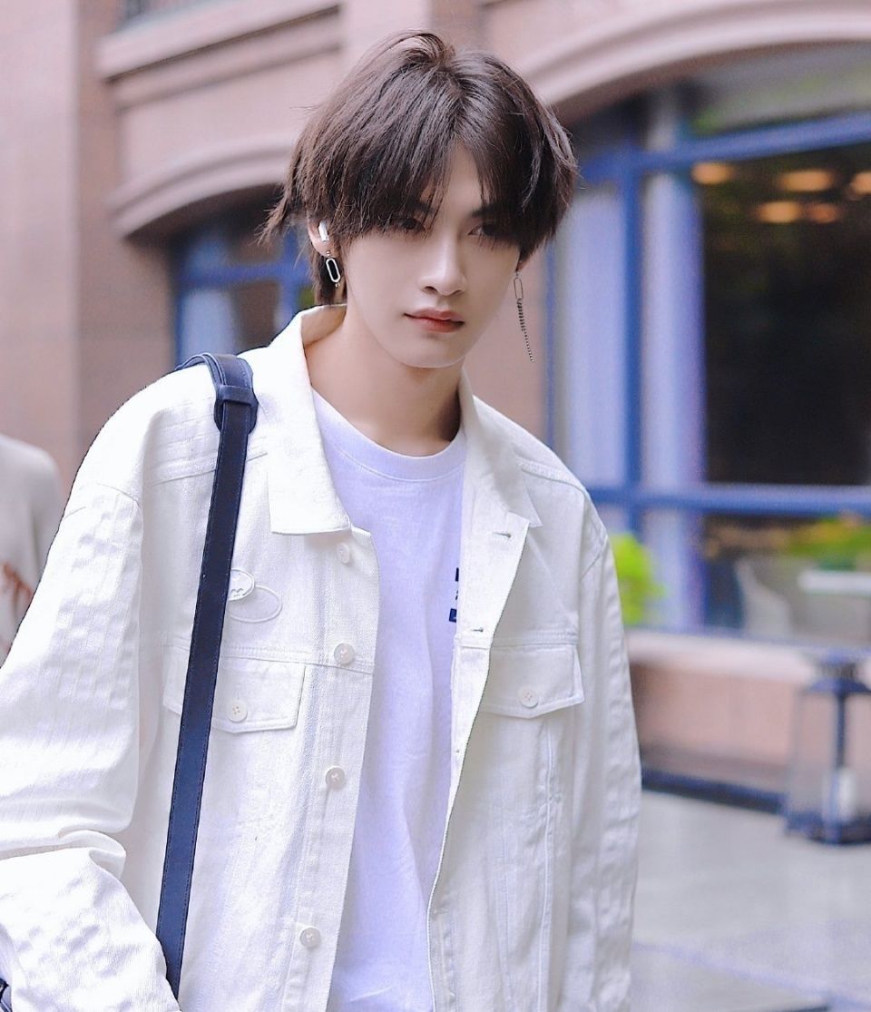  压力|胡文煊称程潇是家人有安全感，王一博等前辈人气高，让人有压力