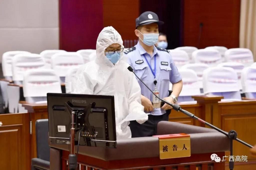  小区|叹息！一男子在柳邕路某小区坠楼，不幸身亡