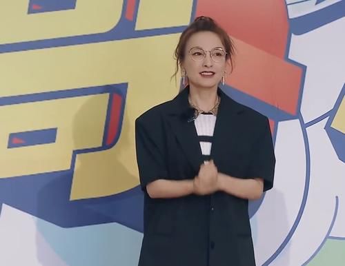  哥哥|《哥哥》最豪横的嘉宾，不参加发布会，导演组临时为他改口号