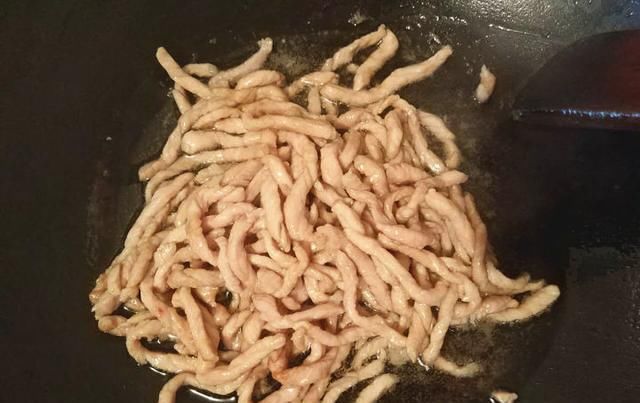  做法|正宗鱼香肉丝做法，怎么调鱼香味？一定记住这个窍门