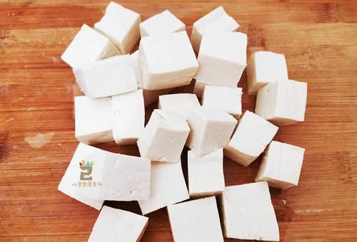 营养|豆腐这样做比肉还好吃,鲜香微辣,豆腐外焦里嫩,营养美味