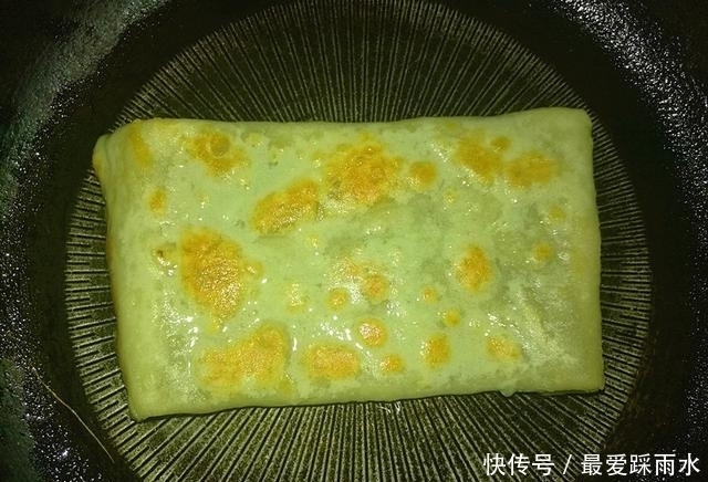 薄饼|想吃馅饼干嘛外买？这个馅饼的做法很简单，皮薄饼又软，超好吃！
