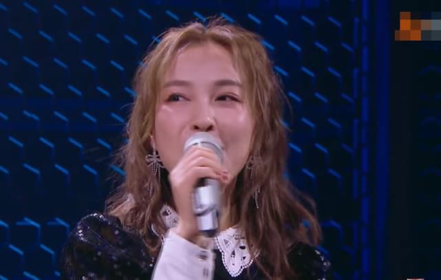  张萌|《浪姐》总决赛公演舞台，吴昕张萌携手回归，但却是不同的身份