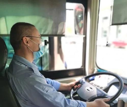  医生|他们的节假日，是假的……