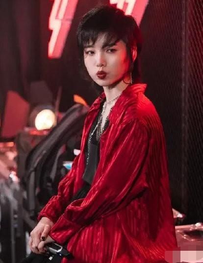  浪姐|许飞浪姐复活赛票数激增有水分？经纪人疑回应：做个人吧