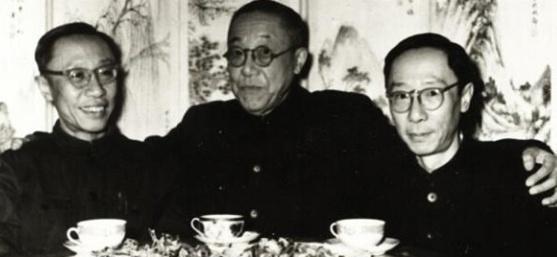 姜婉贞|原配生病,劝他纳两个丫鬟为妾,晚年本想合葬,最终二人各葬一处