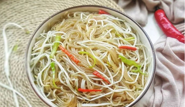  适量|精选美食：豆芽炒粉丝，香菇油麦，啤酒炖排骨，咖喱蛋炒饭的做法