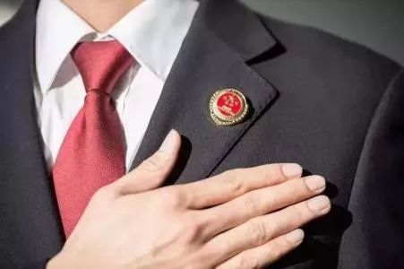  伤人|四份诊断结果不同，他究竟是不是伤人元凶？