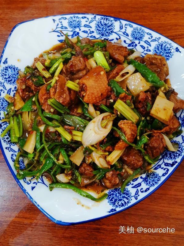  男友|男友请吃饭，点了三道家常，花了98元，帮我看看值不值