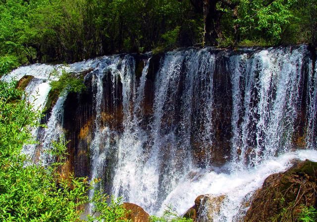  九寨沟|四川旅游：人间仙境九寨沟（图）
