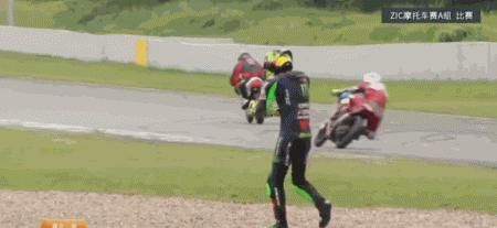  王一博|王一博，摔得体面