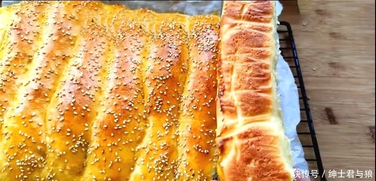 拉丝|教你真正懒人面包做法,不用揉面,不用黄油,出炉拉丝又柔软