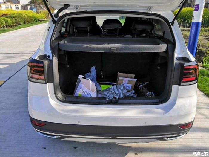  配置都|什么红的黄的紫的黑的，都不如我的白色途铠最亮眼！