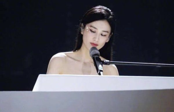  领导|在职场上最怕遇见，黄圣依的真性情，最喜欢张雨绮的大领导范