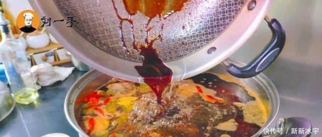 解馋|老刘做10斤酱大骨,双手抱着大口吃肉,过瘾又解馋,看饿了