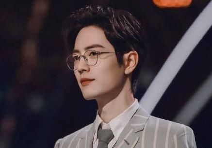  MC|肖战有一个新的综艺节目这一次，他留在MC嘉宾阵容太棒了