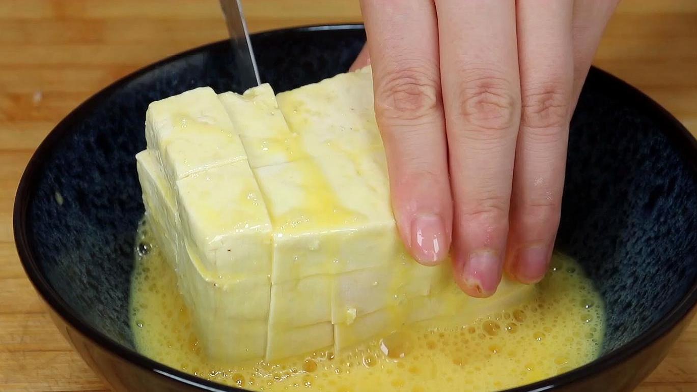 食用油|豆腐新吃法,加2个鸡蛋,比红烧肉解馋