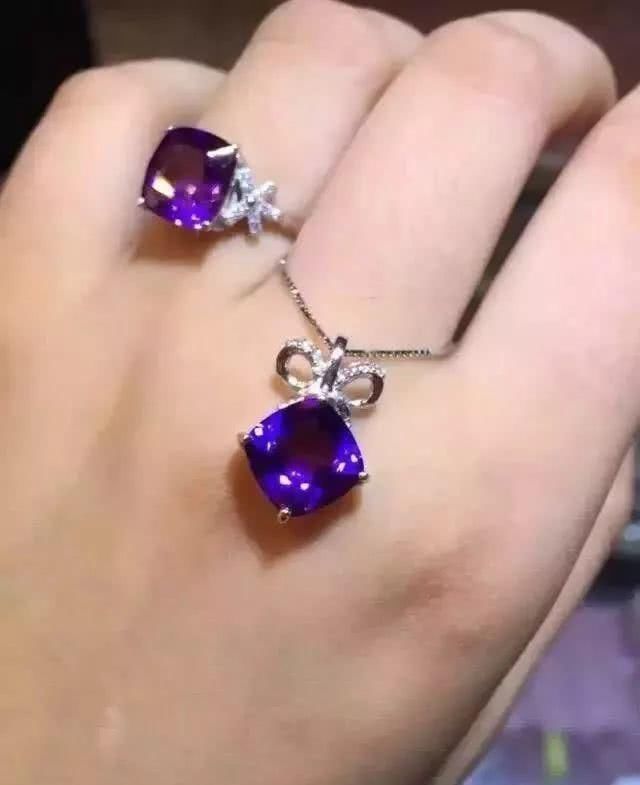  戒指|塔罗占卜：最想戴上哪枚戒指？测你能给另一半带来多少福气？