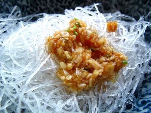 大排档|蒜蓉粉丝龙虾要不要一起蒸?大排档老师傅:少这一步,虾味不够鲜