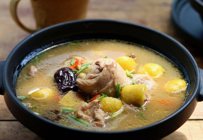 炖鸡|炖鸡时,有人焯水有人直接炖?都错了!这才是炖鸡最正确的做法