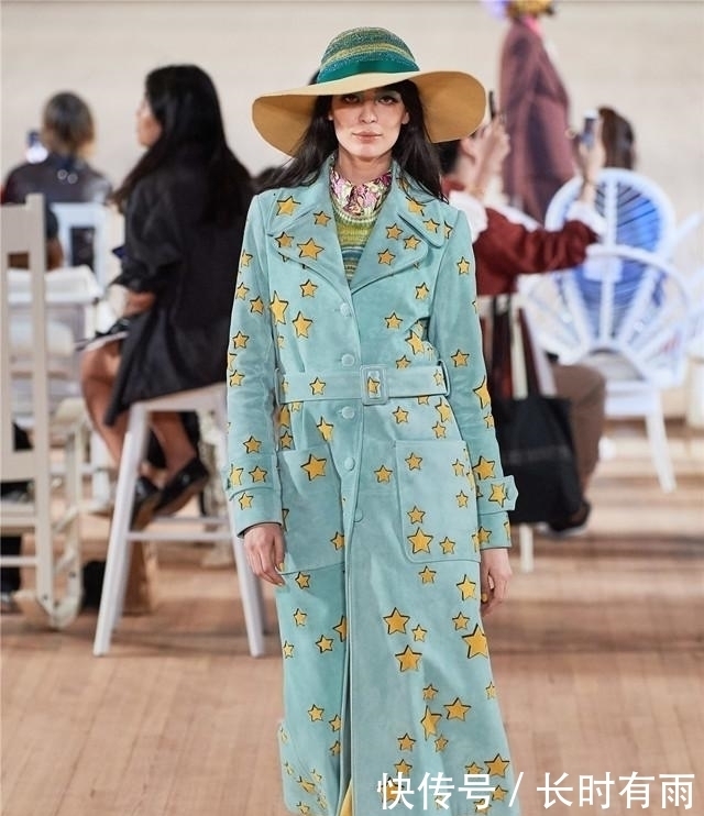  说了算|“喇叭裤”土不土你说了算！今年流行这样来穿，跟着穿就时髦显瘦