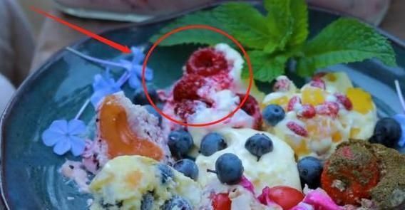 究竟|李子柒的厨艺究竟如何?看到她做的“水果雪糕”,网友:打扰了!