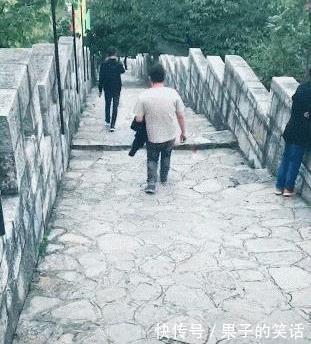  提醒|“我该怎样委婉又不失礼貌的提醒她一下呢？”啊哈哈哈哈好尴尬啊～