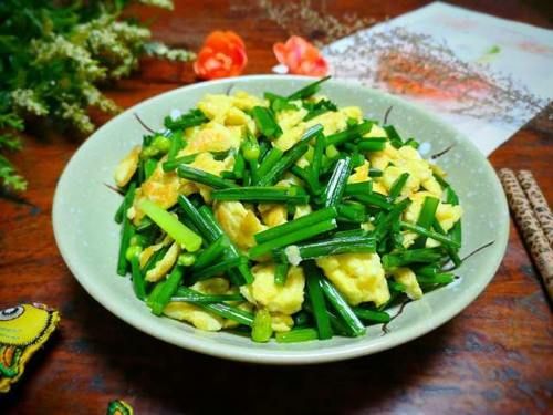  不该|夏天最不该吃韭菜，而是它，清脆鲜嫩，好吃不贵，和鸡蛋是绝搭！