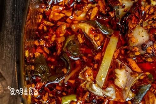 排队|昆明排队三十年老店,15张桌子,“镇店之宝”每天卖半吨