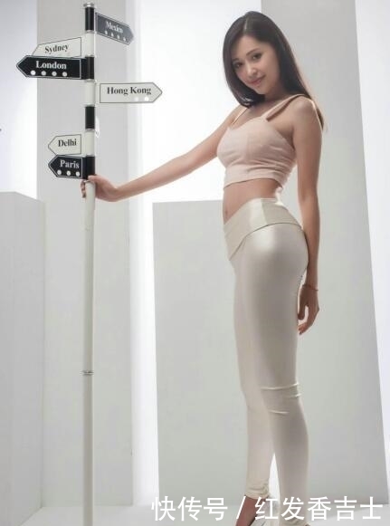 独显|打底裤小姐姐秀出清纯好气质,充满青春的活力,独显女人味儿!