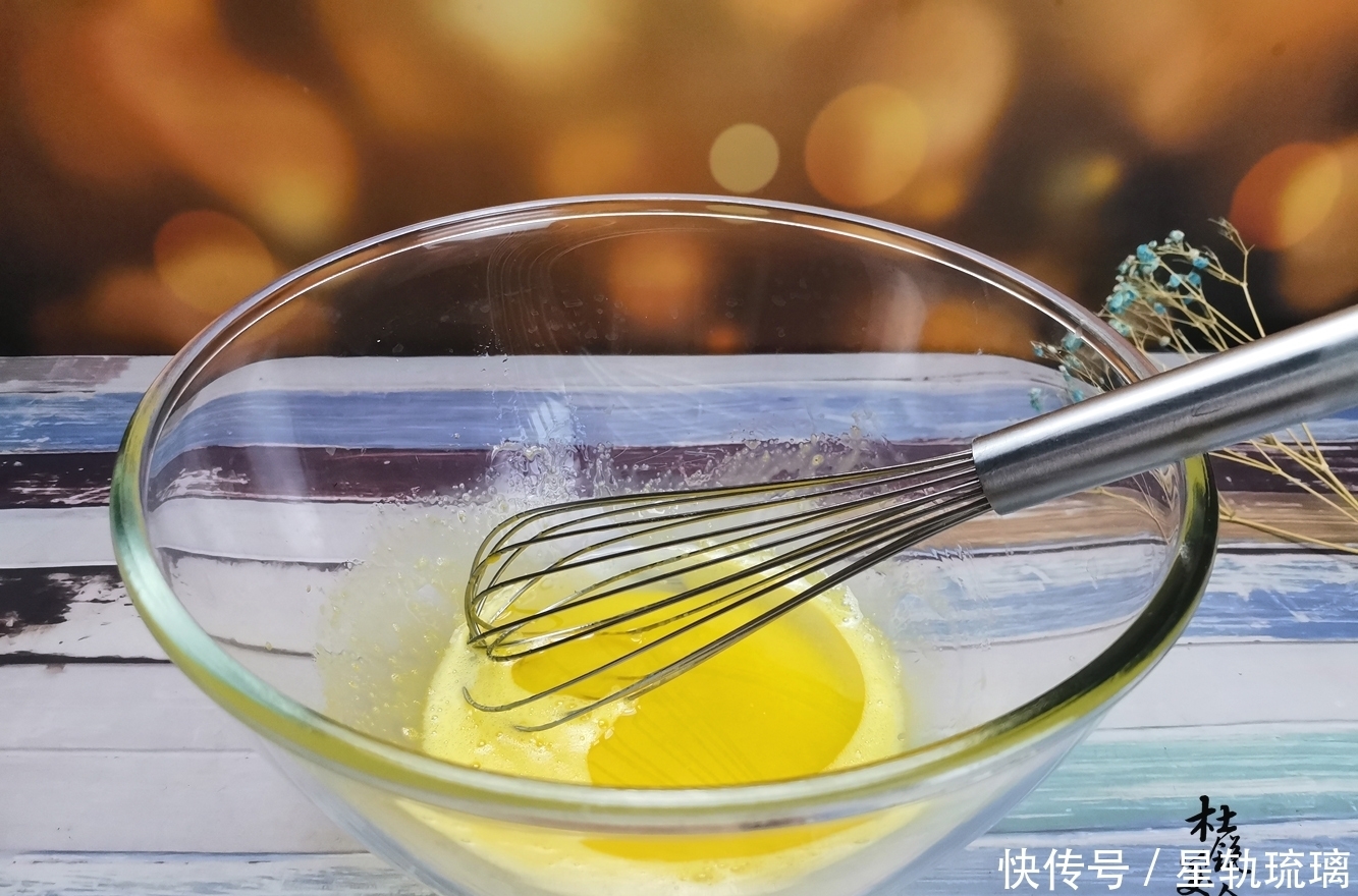 抹茶|质地如丝般柔软的中空戚风蛋糕,2种神秘食材加入,有爱才好吃