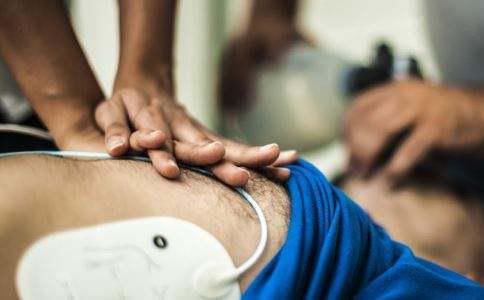 课堂|12岁男孩课堂猝死遥传系教师虐待,警方通报还清白之身