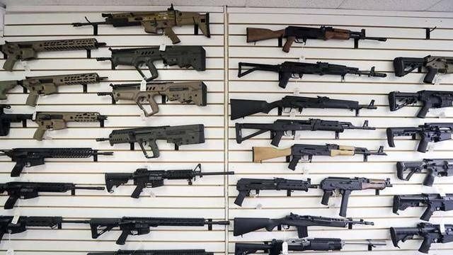 越来越|美媒：疫情和抗议双重影响下，越来越多美国人在买枪