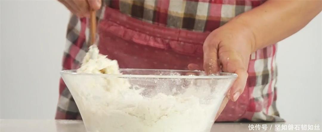 简单|花卷新做法, 香辣入味比酥油饼还好吃, 方法简单不用蒸, 超香!