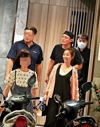 衣着|林心如因“衣着宽松”被猜测怀二胎,不少女星因衣着被猜测怀孕