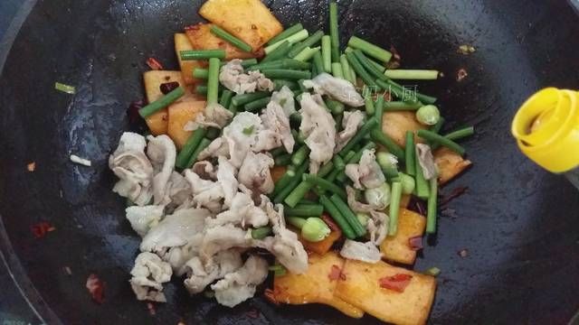  老公|这菜1周吃了4顿还没够，老公说容易上瘾，解馋下饭，秋季吃好