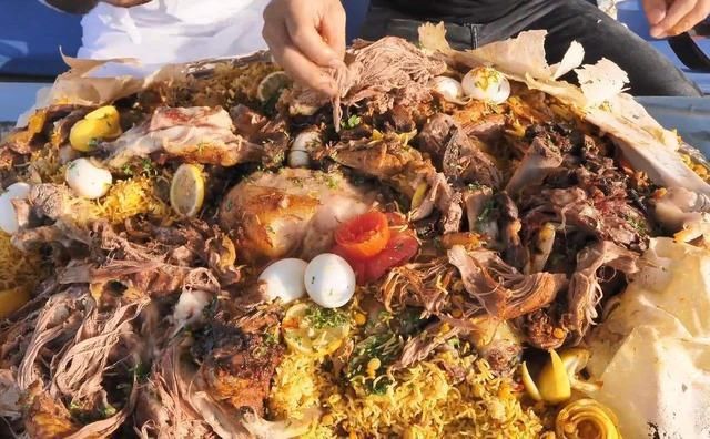 迪拜|迪拜人吃什么?到菜市场转一圈就明白了,帝王蟹、鲨鱼,应有尽有