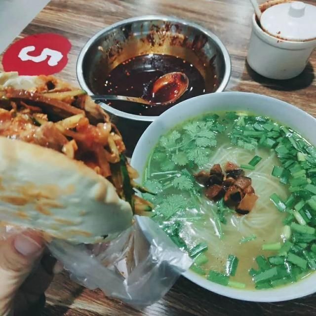 资料图|洛阳人盛夏念念不忘的12种美食,看到第一个就饿了