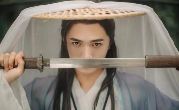  果断|422局100%胜率？AG梦泪排到全网最强李白，看到ID后果断让位置！