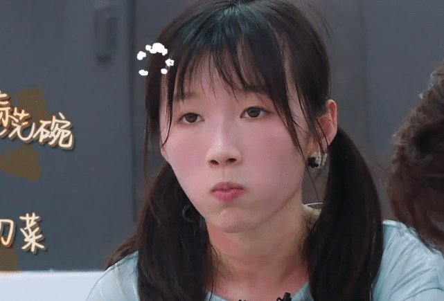  惨不忍睹|中餐厅有多偏心? 吃饭时赵丽颖每个镜头都很美, 李浩菲却惨不忍睹