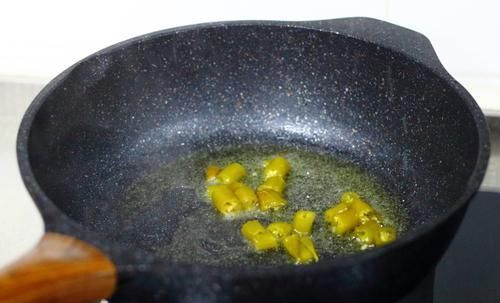 玉米淀粉|3分钟就出锅的快手小炒,做法原来这么简单,吃着爽口又不油腻