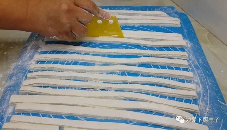 焦脆|我家零食就爱这么做,切一切锅里一炒,个个焦脆又香甜,越嚼越香